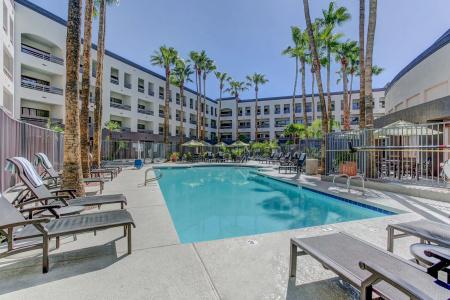 Hilton Phoenix Airport - 17