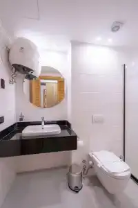 Redcon Suites - 322