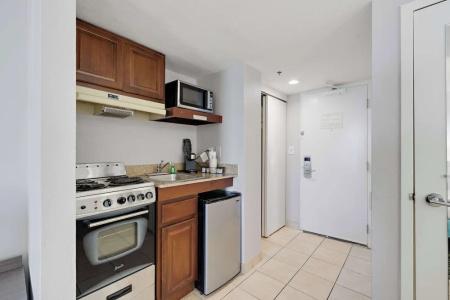 Best Western Plus Holiday Sands Inn & Suites - 86