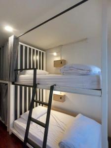 Zleepinezz Hostel - 37