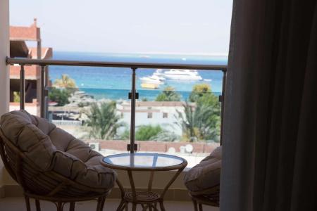 Redcon Suites - 222