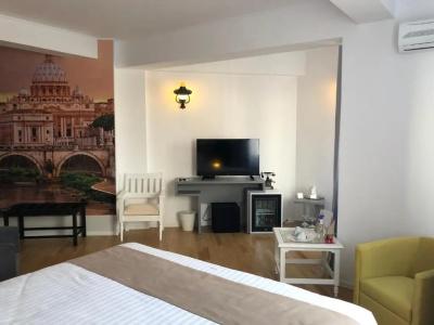 Ambra Boutique & Bistro - 24