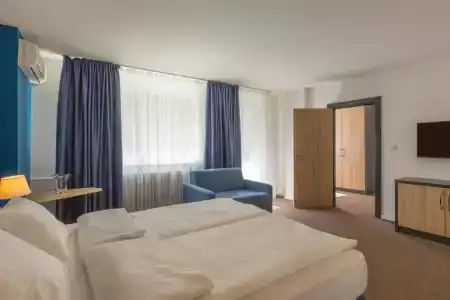 Premium Crown Suites - 111