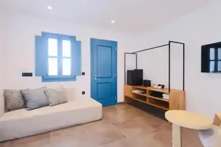 Aeifos Boutique - 27