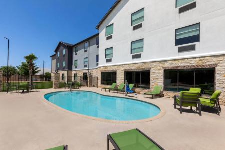 Microtel Inn & Suites by Wyndham College Station - 19