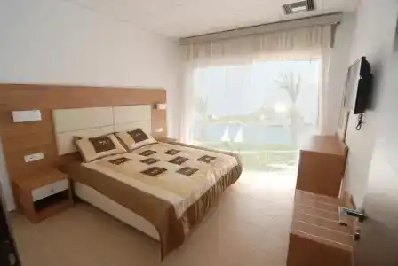 Royal Bay - 64