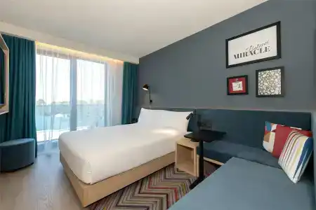 Hampton by Hilton Center - 20