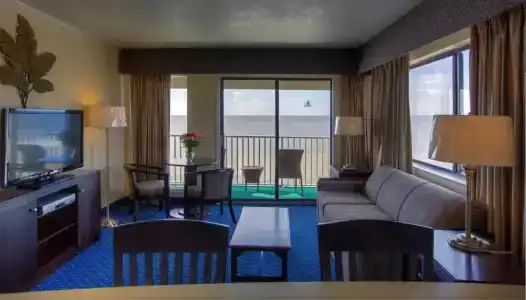 Sailport Waterfront Suites - 4