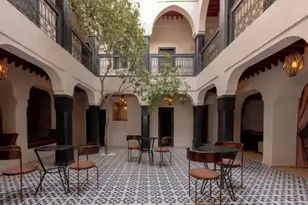 Riad Alghani - 10