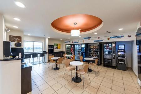 6-Laredo, TX - Airport - 12