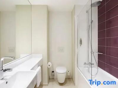 Holiday Inn Express Berlin City Centre West - 56