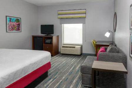 Hampton Inn & Suites/University Area - 38