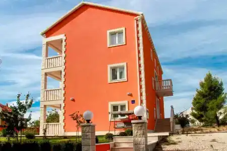 Viktoria - 8