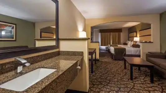 Best Western PLUS Vancouver Mall - 4