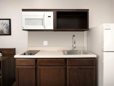 WoodSpring Suites Orlando Airport - 12
