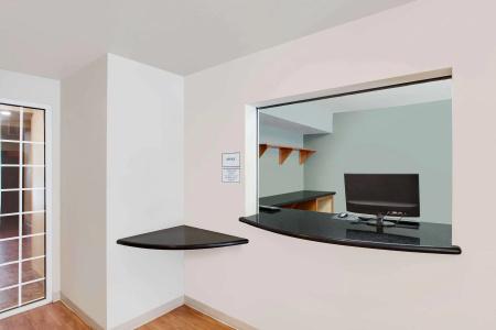 WoodSpring Suites - 1