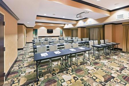 Holiday Inn Express & Suites West - 14
