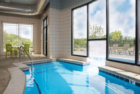 Hilton Garden Inn East - 7