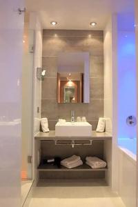 Best Western Plus Le Lavarin - 33