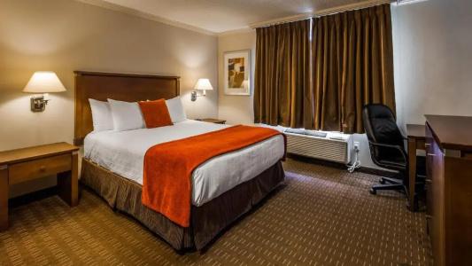 Best Western Plus Guildwood Inn - 35