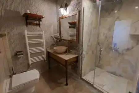 Sarnich Cave Suites - 86