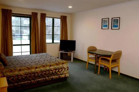 Greenlane Manor - 24