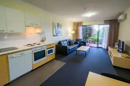 Perth Ascot Central Apartment - 3