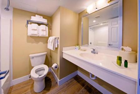 Commander & Suites - 53