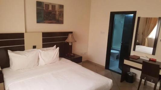 Boulevard City Suites - 18