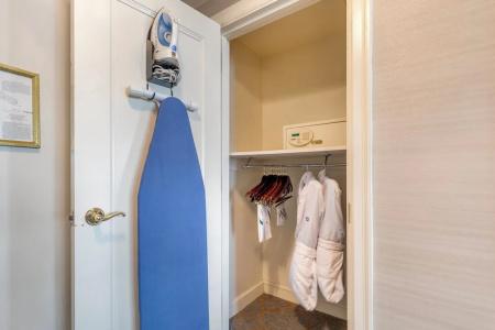 Omni Shoreham - 121