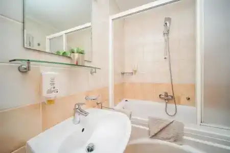 Pervanovo with Free Parking - 220