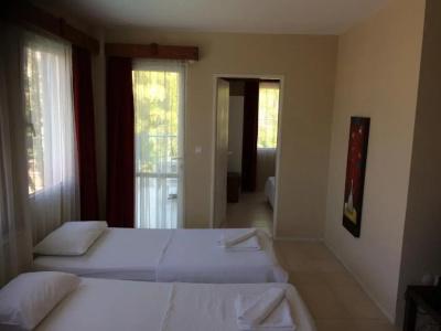 Koz Marigold Apart - 168