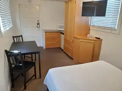 Coronado Inn - 2