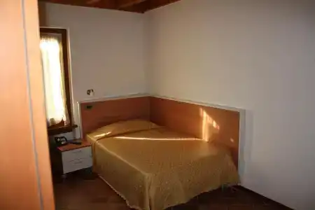 Bed & Wine - 1