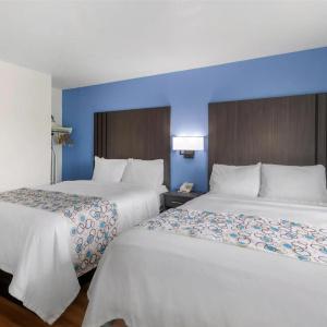 SureStay Plus by Best Western East - 45