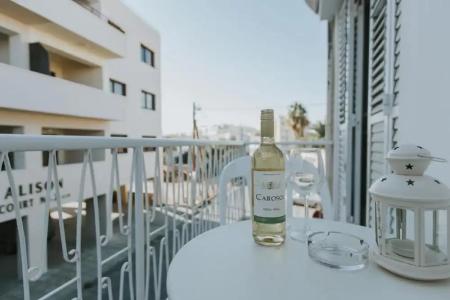 Laila's Cozy Garden House & Studio - 6