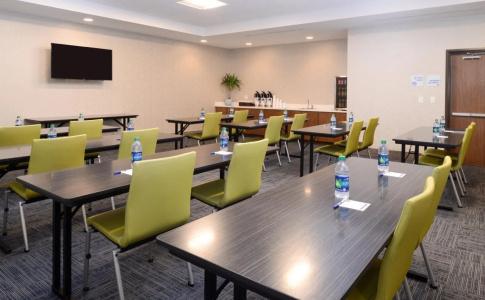 Holiday Inn Express & Suites - St. Petersburg - Madeira Beach, an IHG - 20