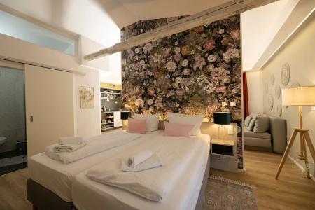 Little Suite - 67