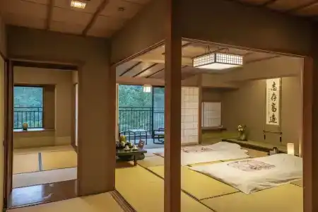 Yamanaka Onsen Hanatsubaki - 4
