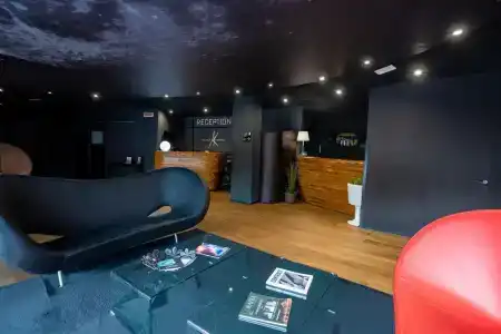 Black - 16