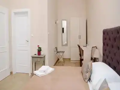Apartments & Rooms Flowers - 1