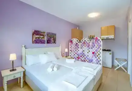 Stamatakis Boutique Studios - 162