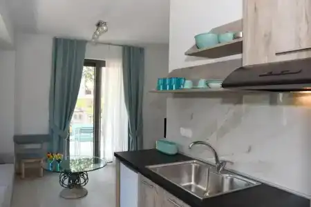 Theano Luxury Suites Nikiti - 9