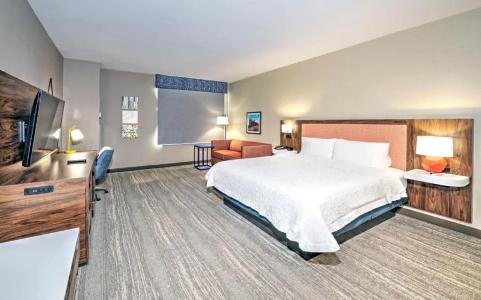 Hampton by Hilton - 42