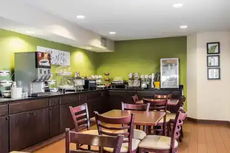 Quality Inn - 37
