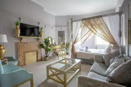 Brunswick Square & Spa - 57
