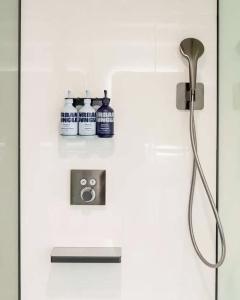 Yotel Singapore Orchard Road (Sg Clean, Staycation Approved) - 9