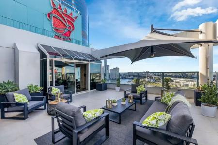 Stamford Plaza - 138