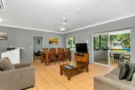 Cairns Reef Apartments & - 10