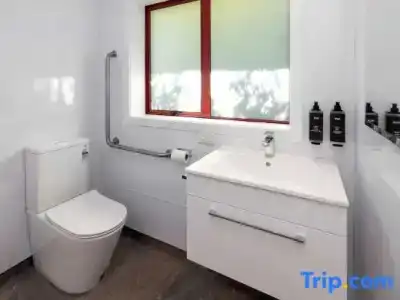 Nelson City Top 10 Holiday Park - 75